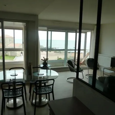 House Res. Le Valparaiso - Entree A